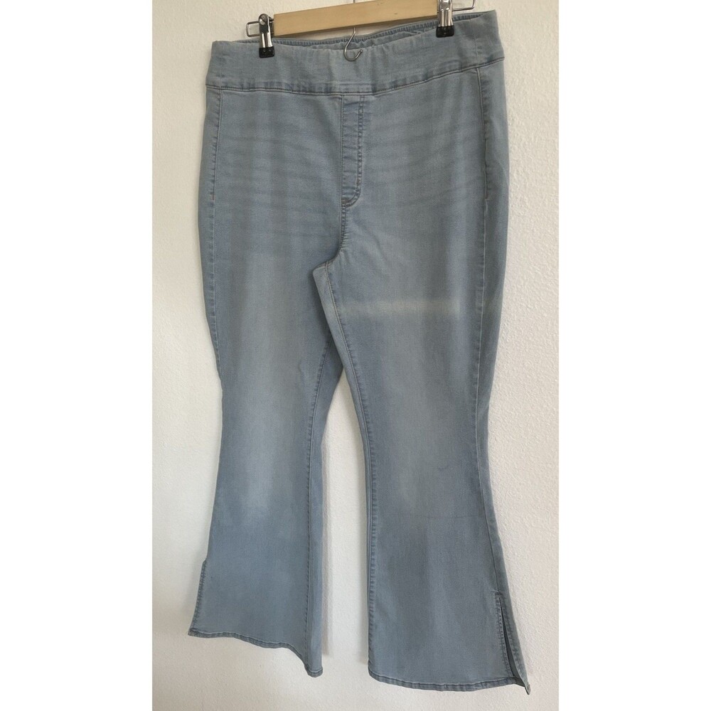 SO High Rise Pull On Flare Jeans Womens XL Light Wash Blue Denim Stretchy Retro